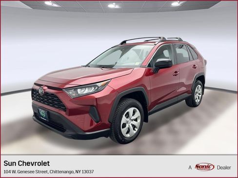 Used 2021 Toyota RAV4 LE AWD/4WD image 1