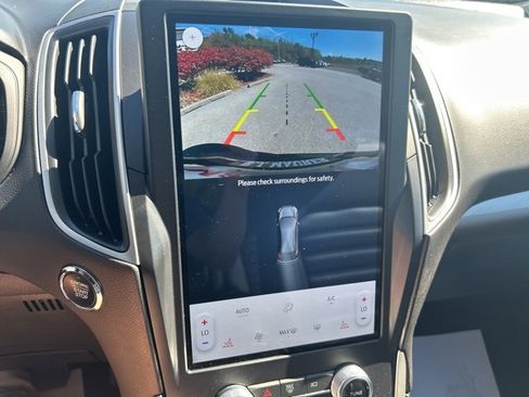 Used 2024 Ford Edge SEL image 26