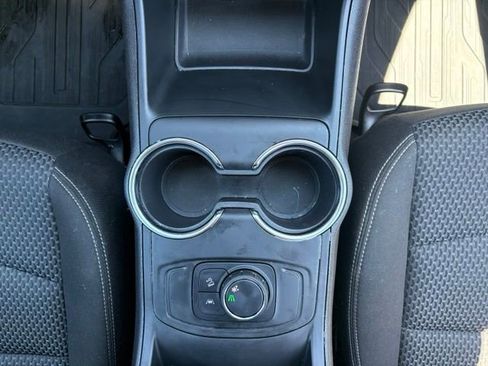 Used 2024 GMC Terrain SLE w/ LPO, Floor Liner Package FWD image 23