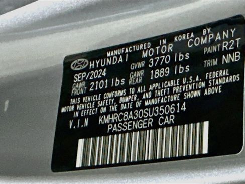 Used 2025 Hyundai Venue SEL FWD image 12