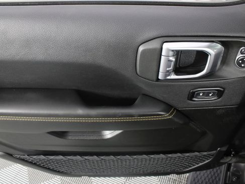 Used 2025 Jeep Wrangler Unlimited Sahara AWD/4WD image 13