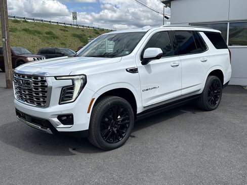 New 2026 GMC Yukon Denali w/ Denali Reserve Package AWD/4WD image 7