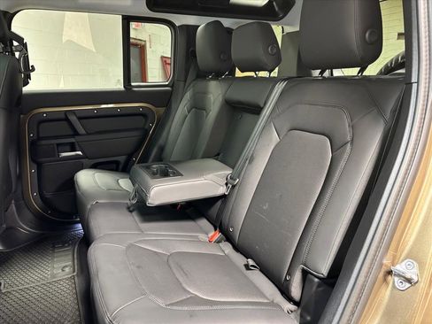 Used 2026 Land Rover Defender 110 S image 27