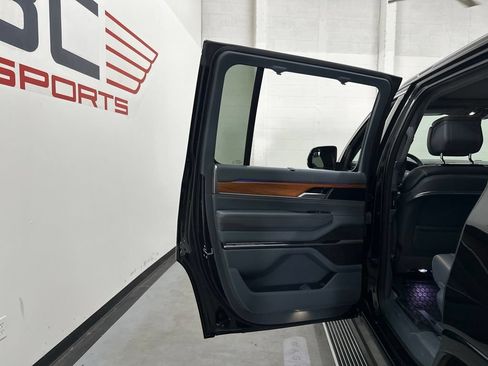 Used 2024 Jeep Grand Wagoneer Series III AWD/4WD image 56