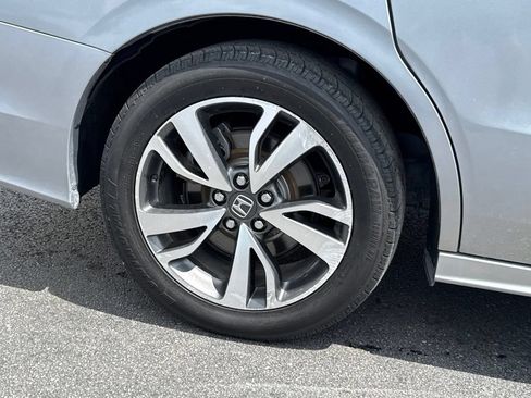 Used 2023 Honda Odyssey Touring image 9