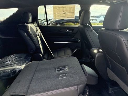 New 2026 Chevrolet Traverse High Country w/ LPO, Floor Liner Package image 17