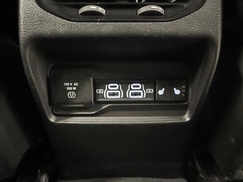 Used 2023 Jeep Grand Cherokee Limited w/ Luxury Tech Group II image 32