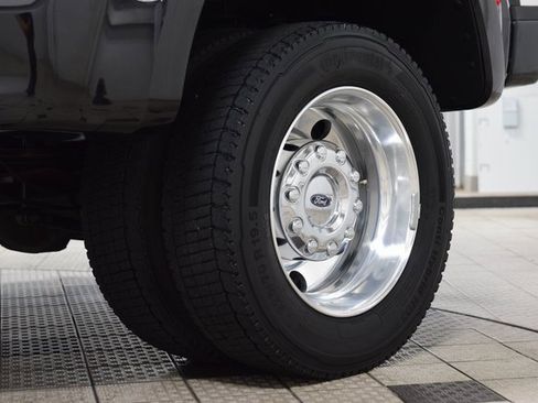 Used 2021 Ford F450 Platinum w/ FX4 Off-Road Package image 27