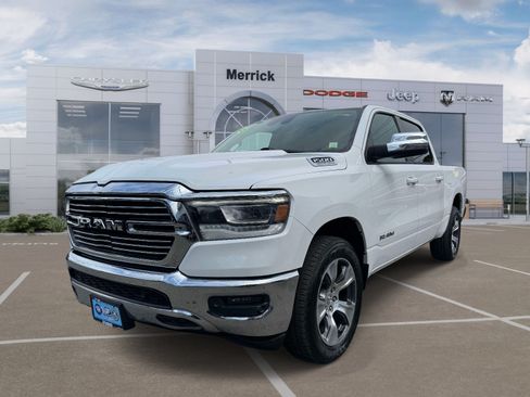 Used 2023 RAM 1500 Laramie AWD/4WD image 4