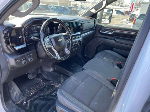 Used 2024 Chevrolet Silverado 2500 LT w/ Convenience Package image 22