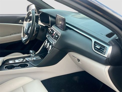 Used 2023 Genesis G70 2.0T image 28