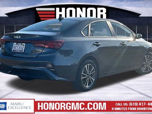 Used 2023 Kia Forte LXS w/ LXS Technology Package image 6