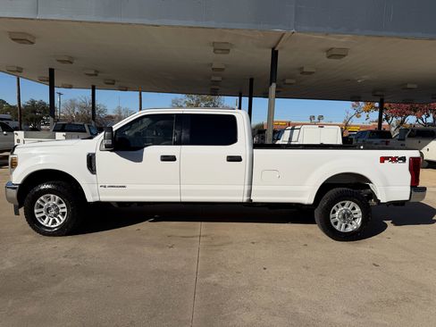 Used 2019 Ford F250 XLT w/ XLT Value Package image 2