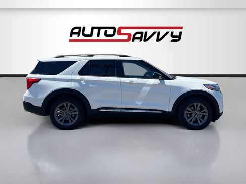 Used 2023 Ford Explorer XLT w/ Equipment Group 202A RWD image 8