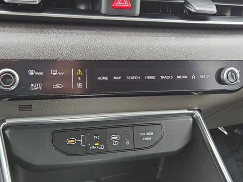 New 2026 Kia Carnival EX image 24