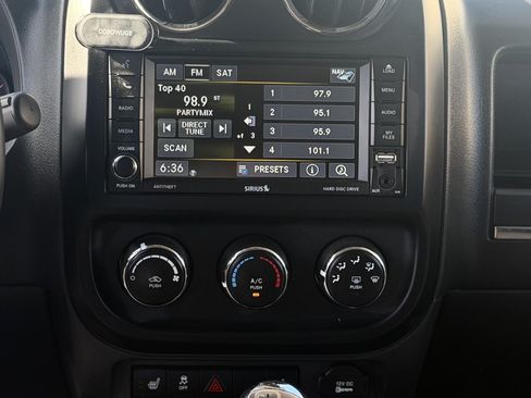 Used 2016 Jeep Patriot High Altitude FWD image 20