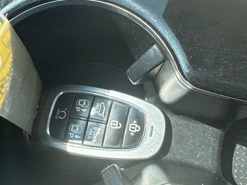 Used 2023 Hyundai Tucson Limited AWD/4WD image 12