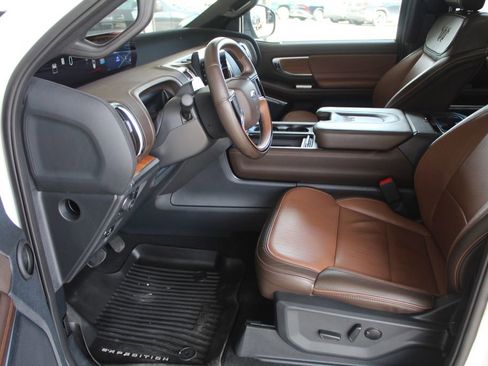 Used 2025 Ford Expedition King Ranch image 15