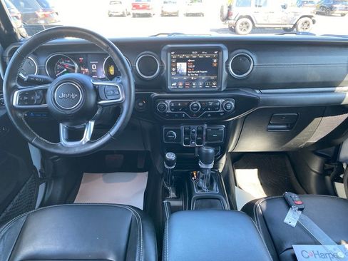 Used 2023 Jeep Wrangler Unlimited Sahara w/ Cold Weather Group AWD/4WD image 25