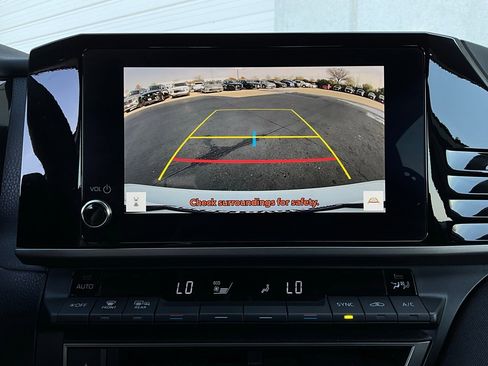 Used 2025 Toyota Camry LE image 30