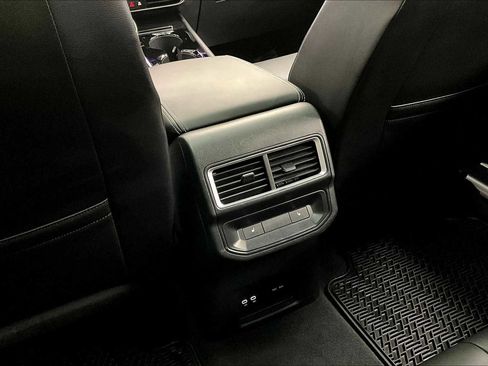 Used 2025 Volkswagen Atlas Cross Sport SEL image 37