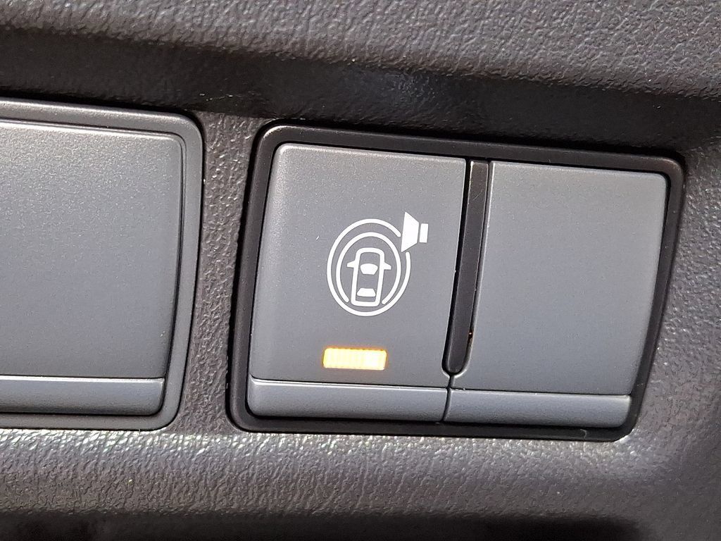 Used 2022 Nissan Armada SV AWD/4WD image 25