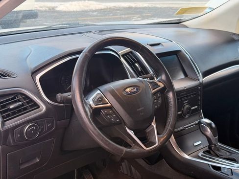 Used 2015 Ford Edge Titanium image 32