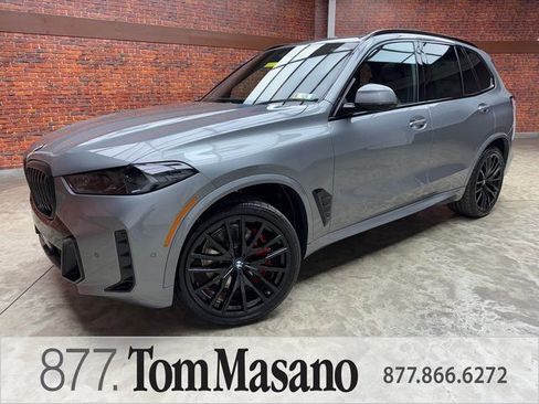 New 2026 BMW X5 xDrive40i w/ M Sport Package AWD/4WD image 1