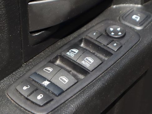 Used 2024 RAM 3500 Tradesman w/ Chrome Appearance Group AWD/4WD image 17
