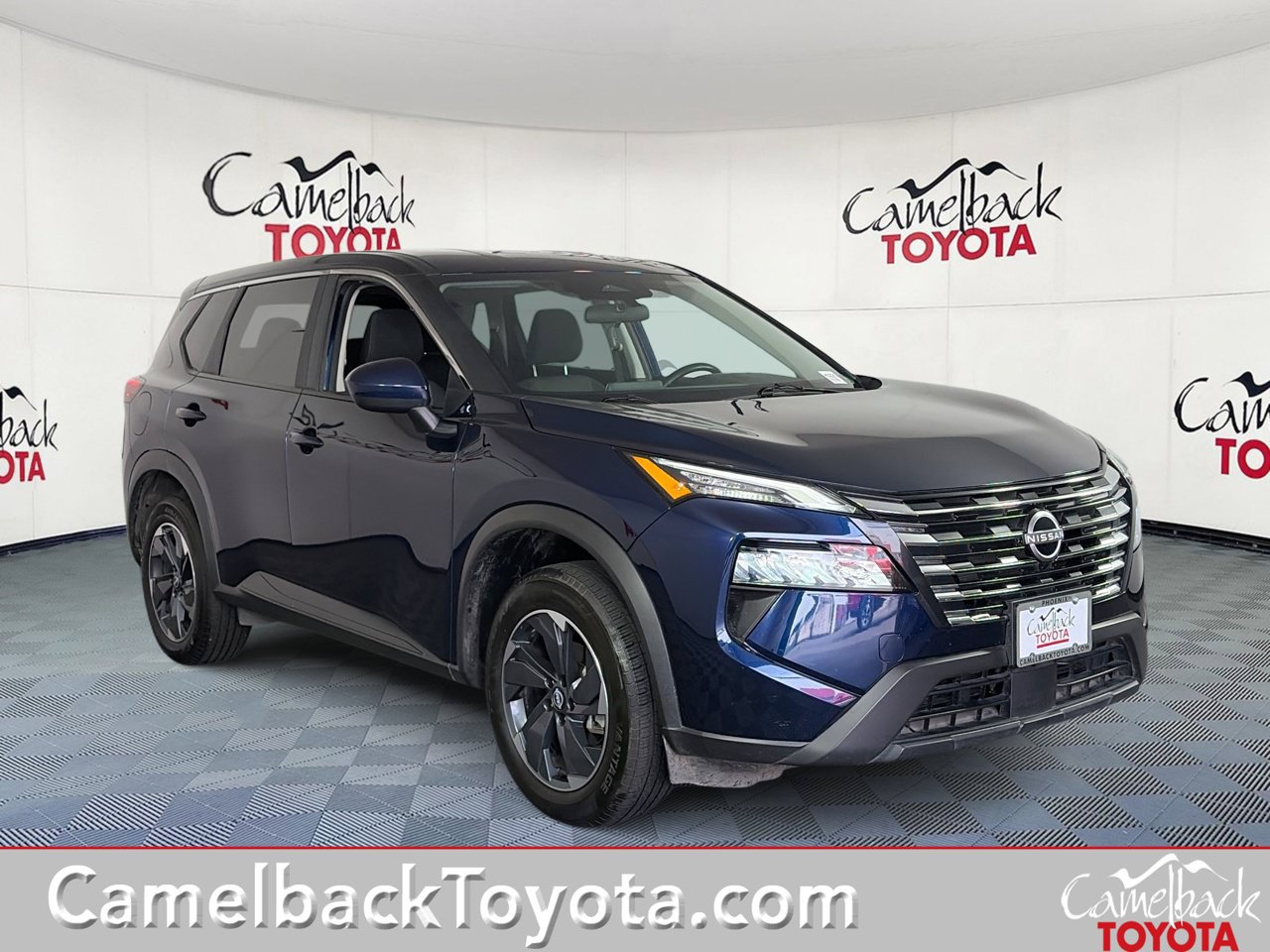 Used 2025 Nissan Rogue SV FWD image 1