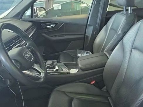 Used 2018 Audi Q7 3.0T Prestige w/ Prestige Package AWD/4WD image 10
