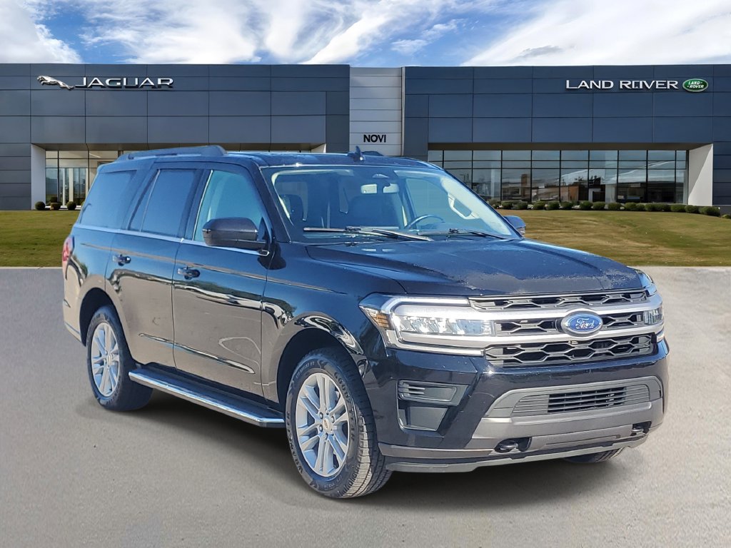 Used 2022 Ford Expedition XLT AWD/4WD image 3