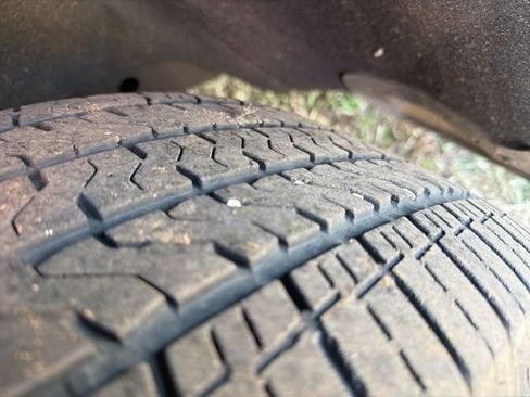 Used 2021 GMC Sierra 1500 SLT image 4