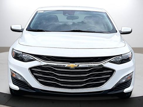 Used 2024 Chevrolet Malibu LT FWD image 3