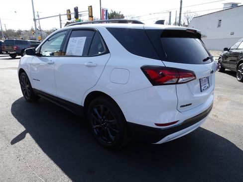 Used 2022 Chevrolet Equinox RS w/ LPO, Floor Liner Package AWD/4WD image 7