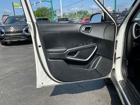 Used 2024 Kia Soul LX w/ Option Group 015 FWD image 18