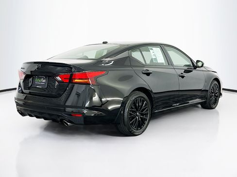 Used 2024 Nissan Altima 2.5 SV w/ SV Premium Package FWD image 9
