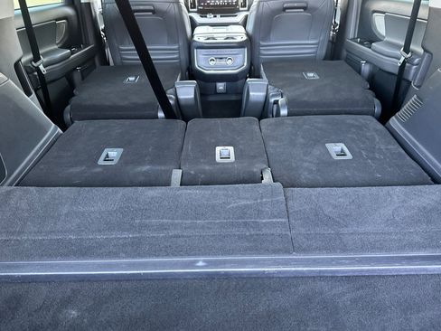 Used 2025 Ford Expedition Active image 16