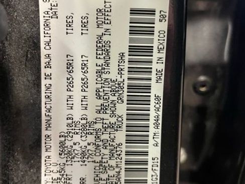 Used 2018 Toyota Tacoma TRD Sport w/ Technology Package image 26