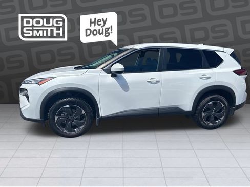 Used 2024 Nissan Rogue SV FWD image 1