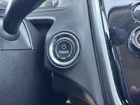 Used 2023 Chevrolet Bolt EUV LT image 8