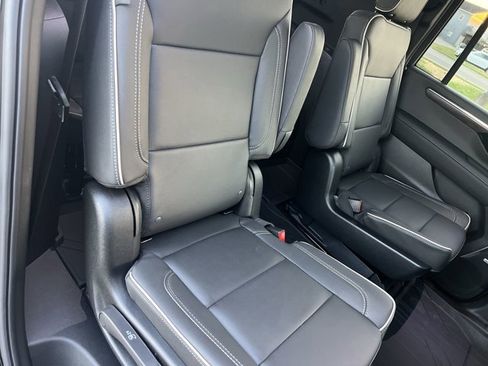New 2026 Chevrolet Suburban Premier image 28