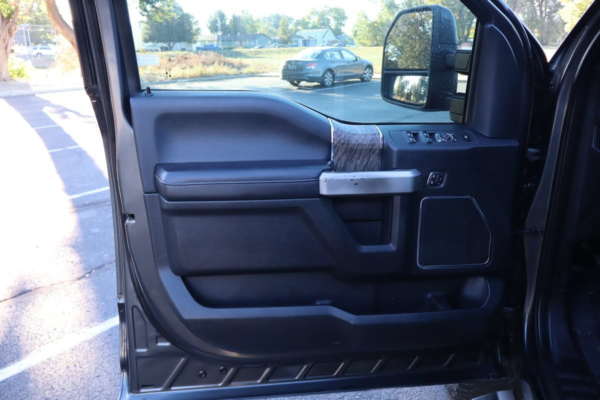 Used 2019 Ford F250 Lariat w/ Lariat Ultimate Package AWD/4WD image 23