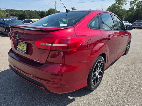 Used 2015 Ford Focus SE w/ SE Sport Package FWD image 5