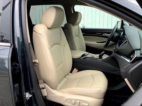Used 2020 Buick Enclave Essence w/ Sound and Sites Package FWD image 8