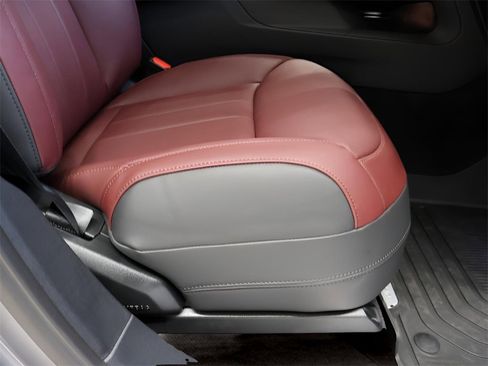 New 2025 Land Rover Range Rover Sport Dynamic SE image 11