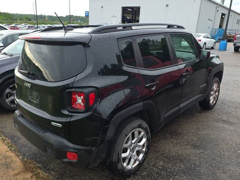 Used 2017 Jeep Renegade Latitude AWD/4WD image 6