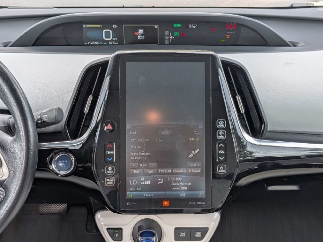 Used 2018 Toyota Prius Four w/ Advanced Technology Package FWD image 17