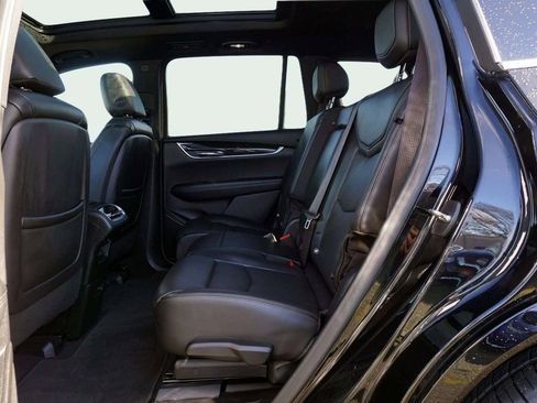 Used 2020 Cadillac XT6 Premium Luxury FWD image 21