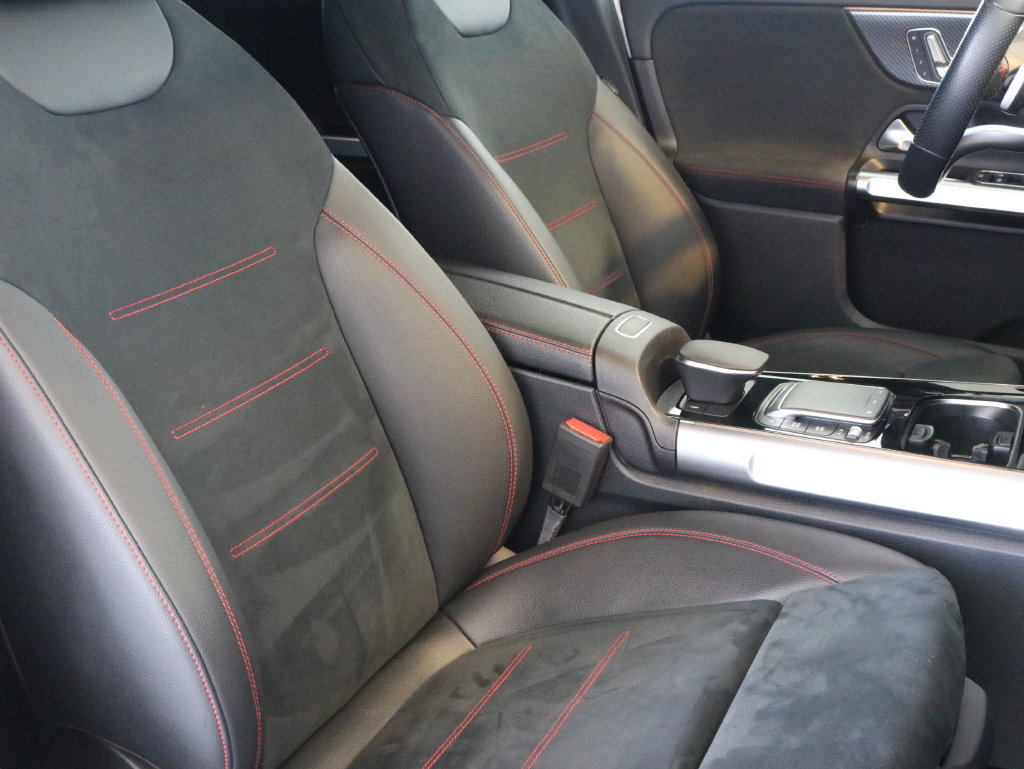 Used 2021 Mercedes-Benz GLB 35 AMG 4MATIC image 45
